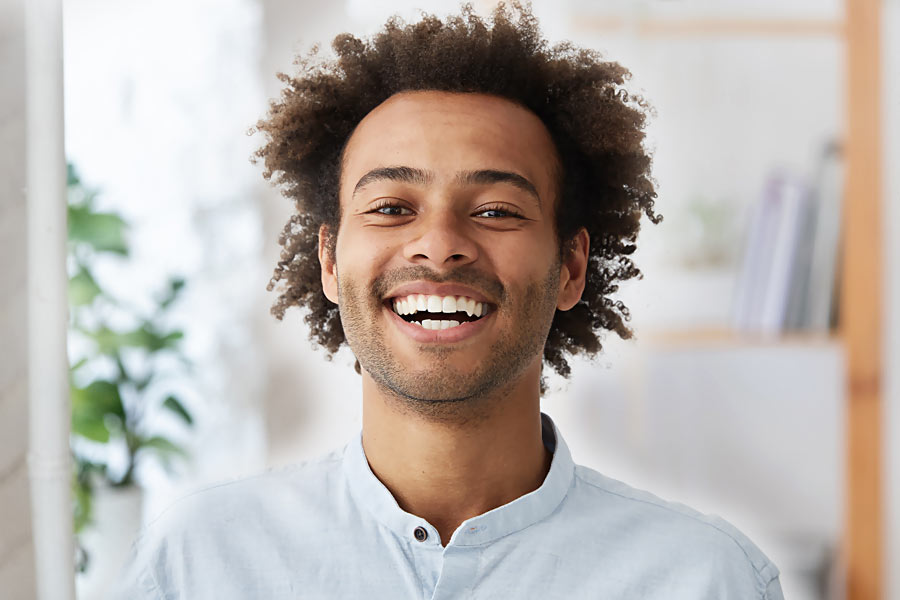 man smiling - Inlays-Onlays